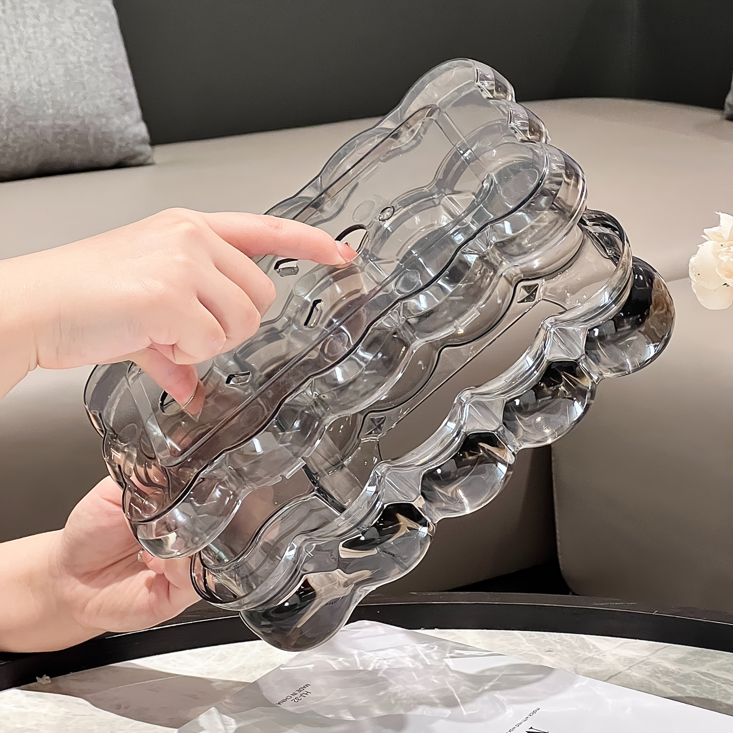 1pc Elegant Clear Plastic Tissue Box Holder with Two Storage Compartments and Rabbit Accents - Cloud-shaped Home Decor Storage Box for Living Room, Bedroom, Office, Kitchen, and Dining Area Storage and Decor